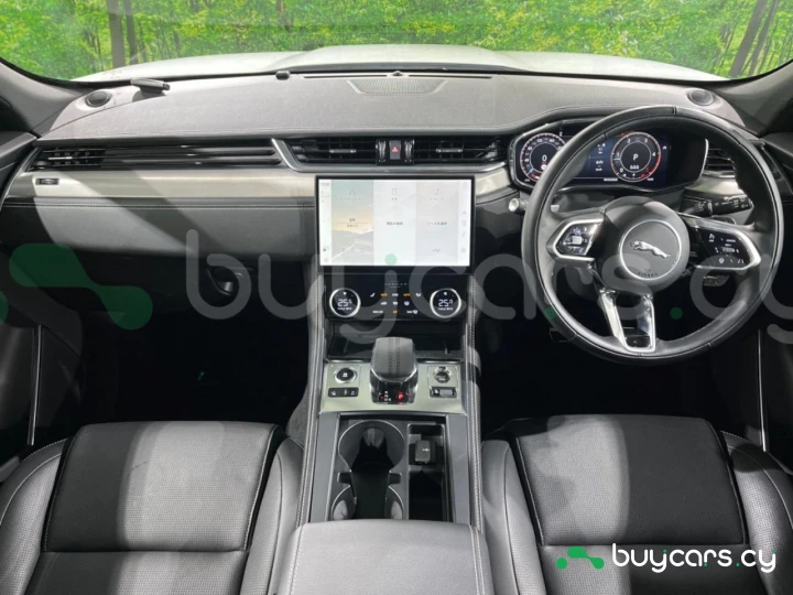 Jaguar F-Pace Белый