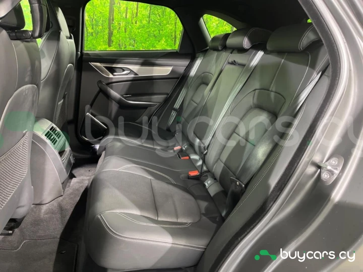 Jaguar F-Pace Белый