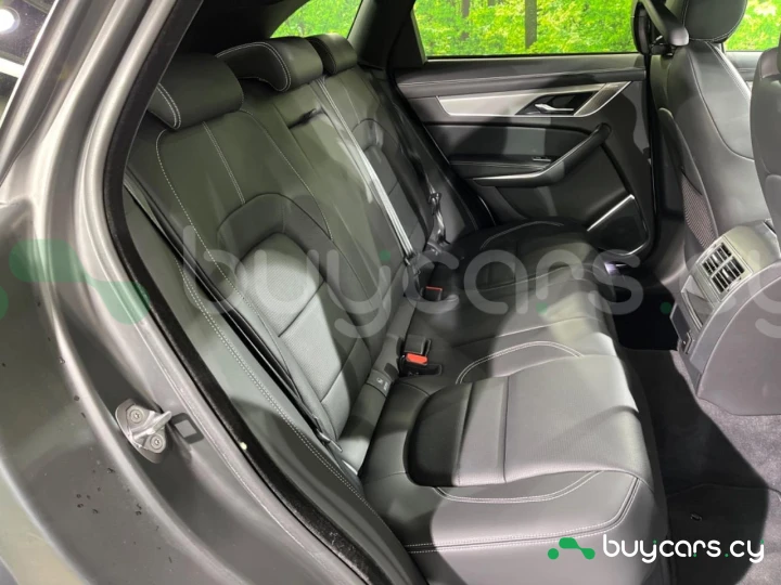 Jaguar F-Pace Белый