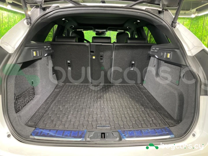 Jaguar F-Pace Белый