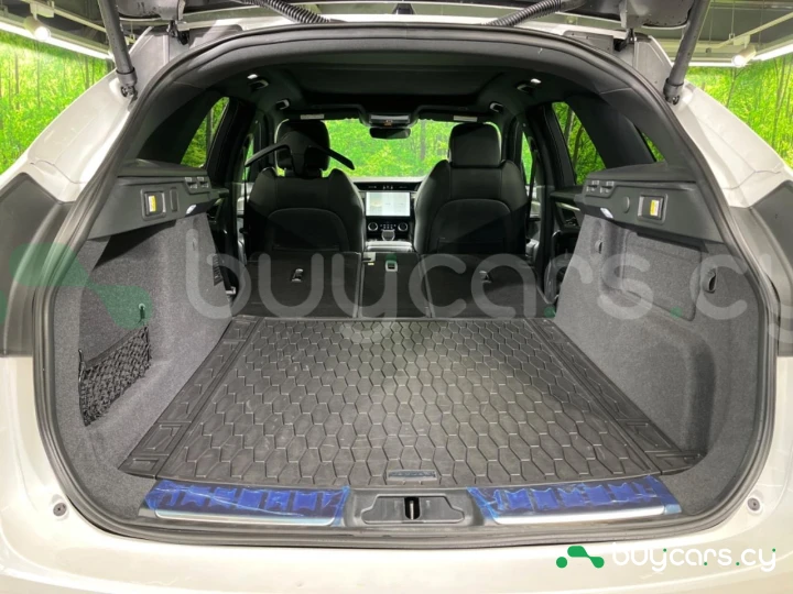 Jaguar F-Pace Белый