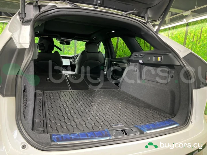 Jaguar F-Pace Белый