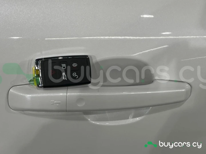 Jaguar F-Pace Белый