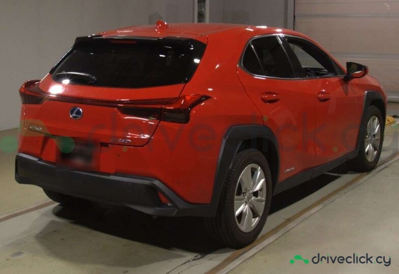 Lexus UX Красный