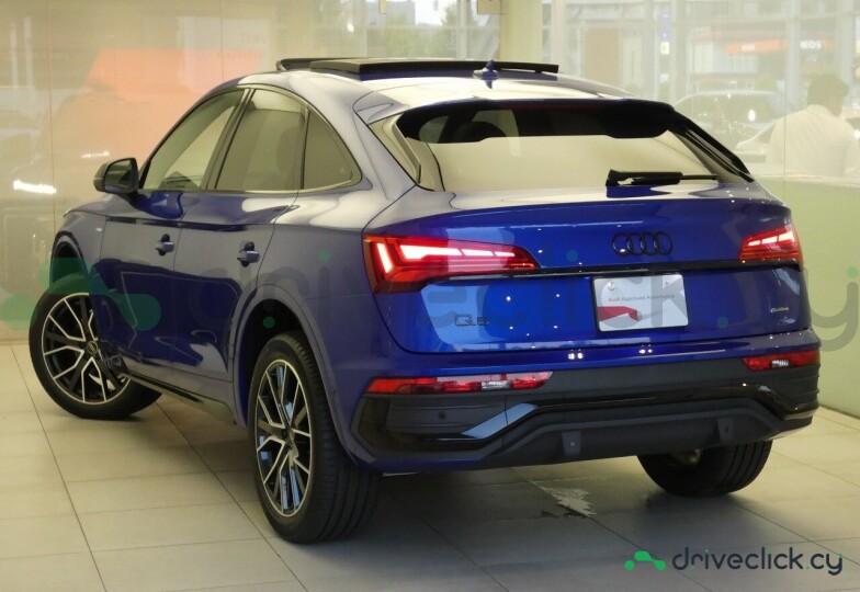 Audi Q5 Sportback Синий