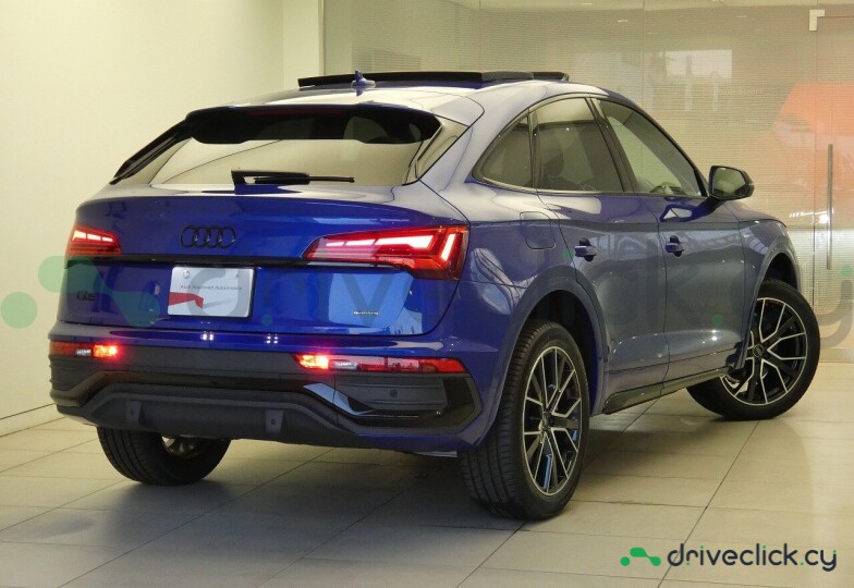 Audi Q5 Sportback Синий