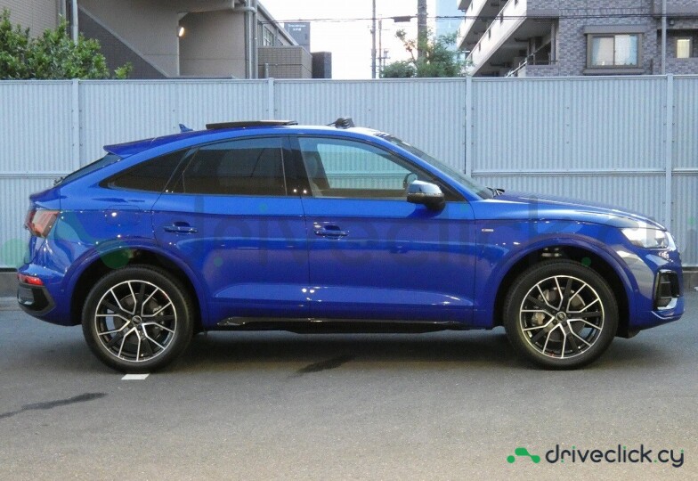Audi Q5 Sportback Синий