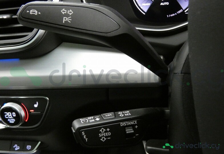 Audi Q5 Sportback Синий