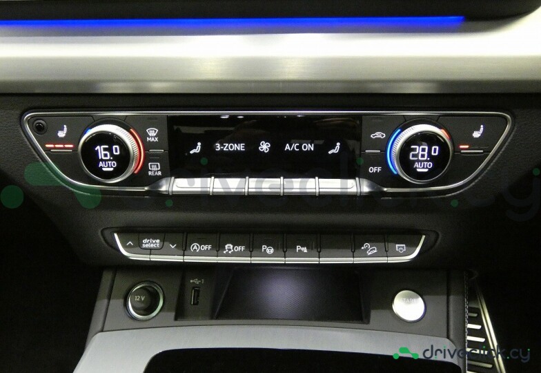 Audi Q5 Sportback Синий