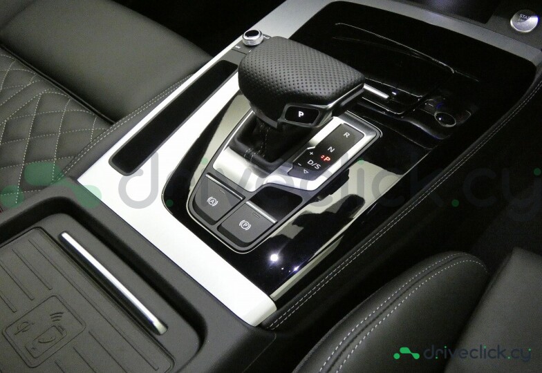 Audi Q5 Sportback Синий