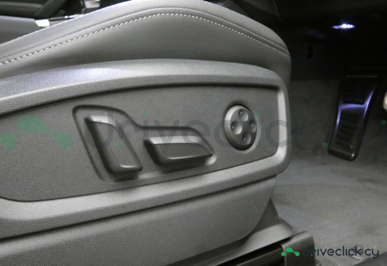Audi Q5 Sportback Синий