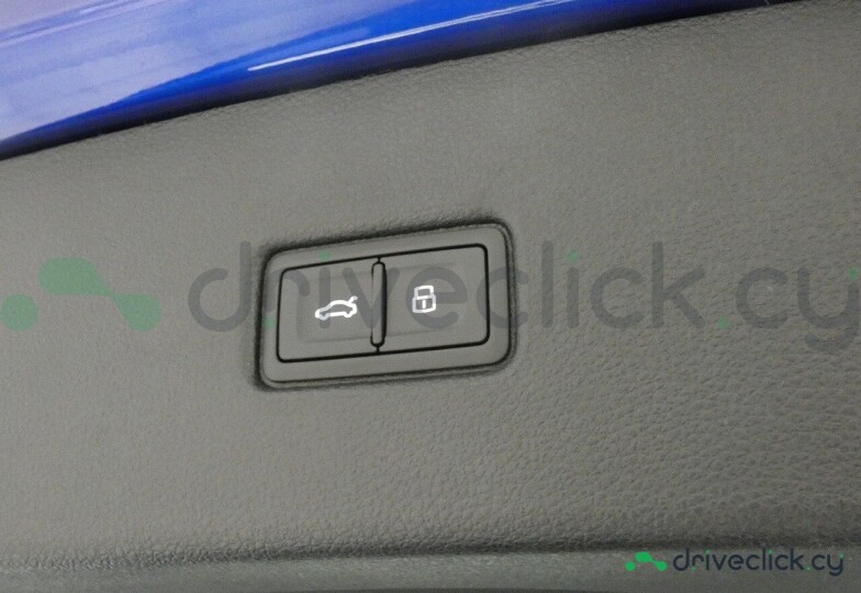 Audi Q5 Sportback Синий