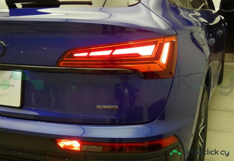 Audi Q5 Sportback Синий