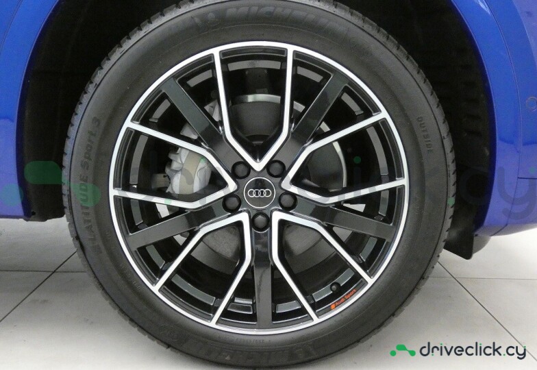 Audi Q5 Sportback Синий