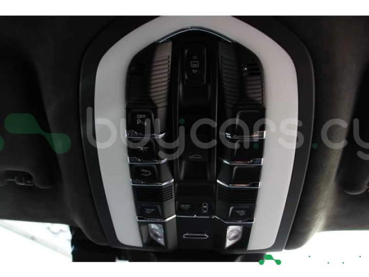 Porsche Macan Белый