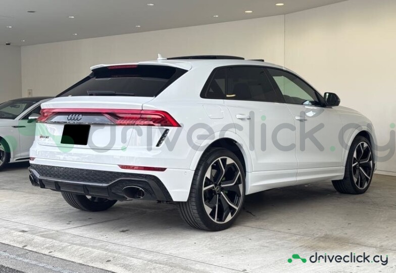 Audi RS Q8 White