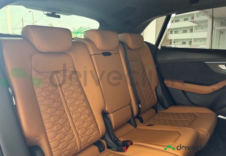 Audi RS Q8 White