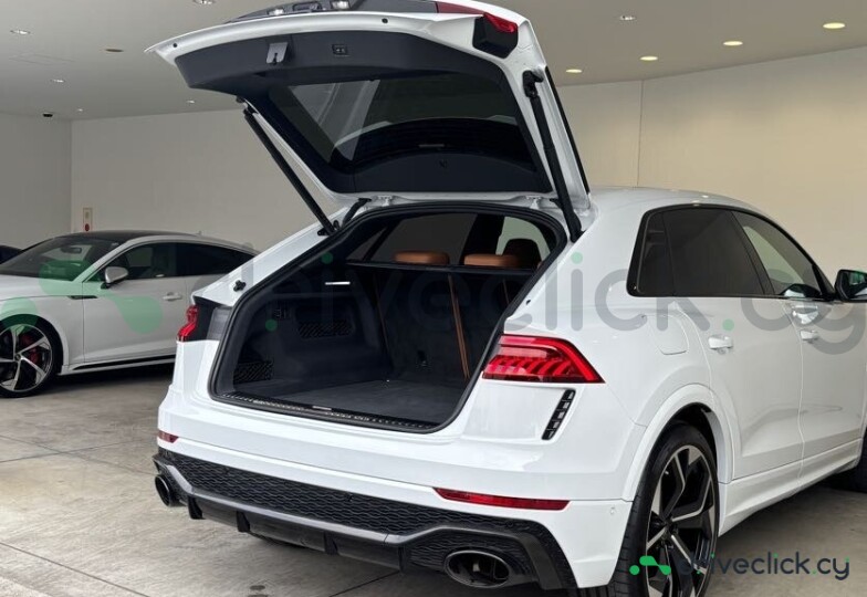 Audi RS Q8 White
