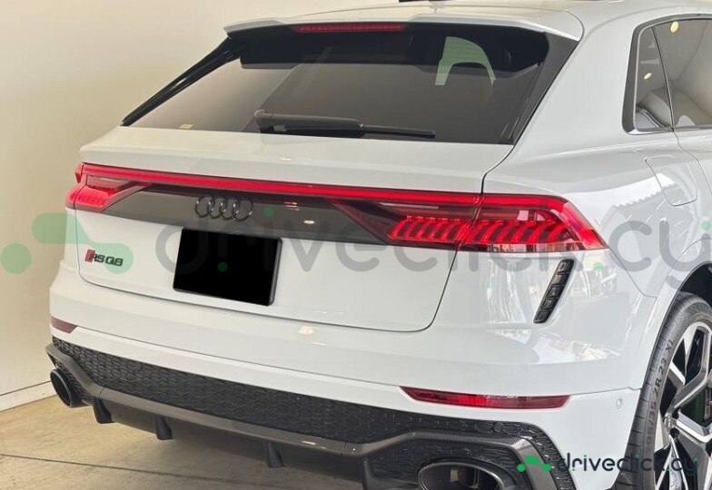 Audi RS Q8 White