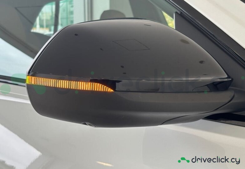 Audi RS Q8 White