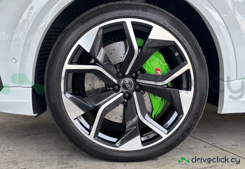 Audi RS Q8 White