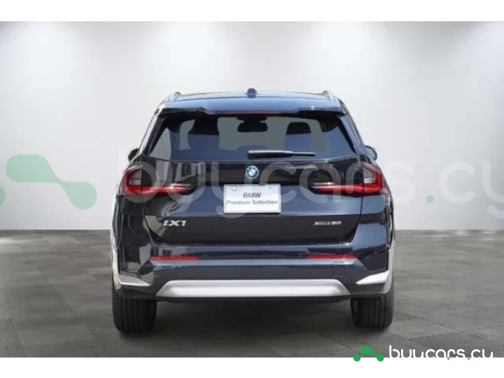 BMW iX1 Черный