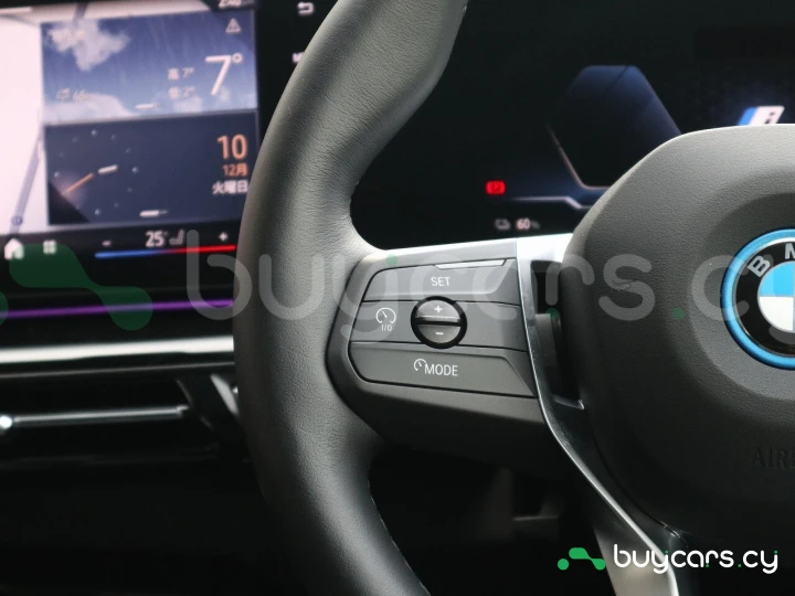 BMW iX1 Черный