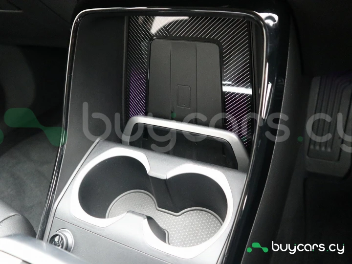 BMW iX1 Черный