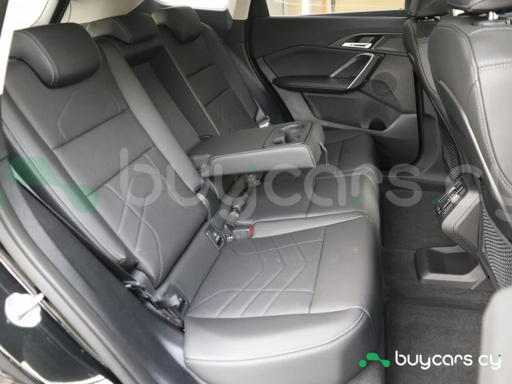 BMW iX1 Черный