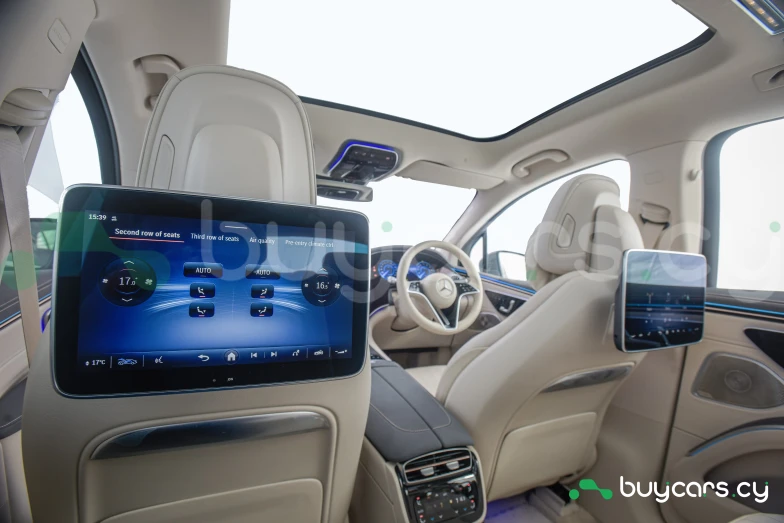 Mercedes EQS SUV Черный