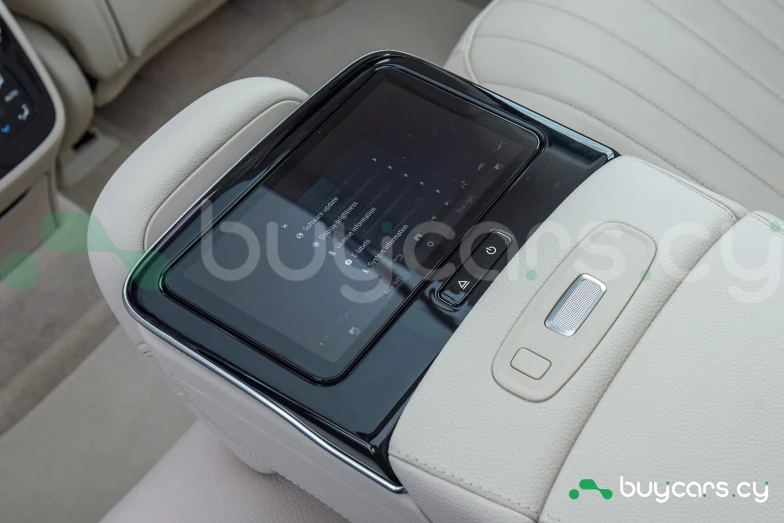 Mercedes EQS SUV Черный