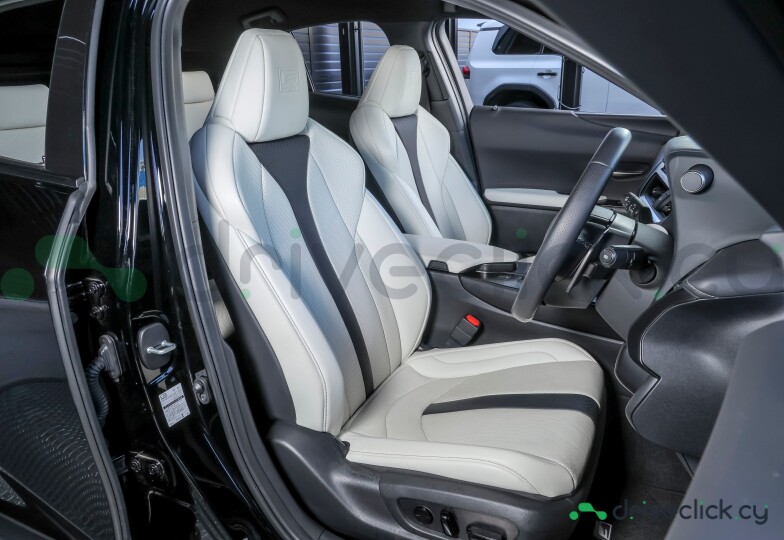 Lexus UX Black