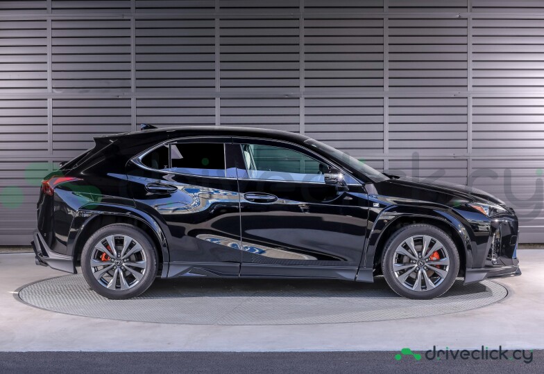 Lexus UX Black