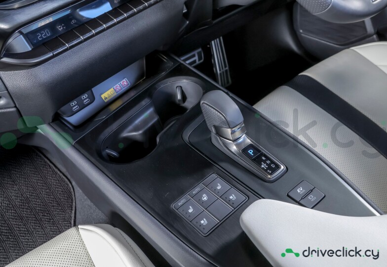 Lexus UX Black
