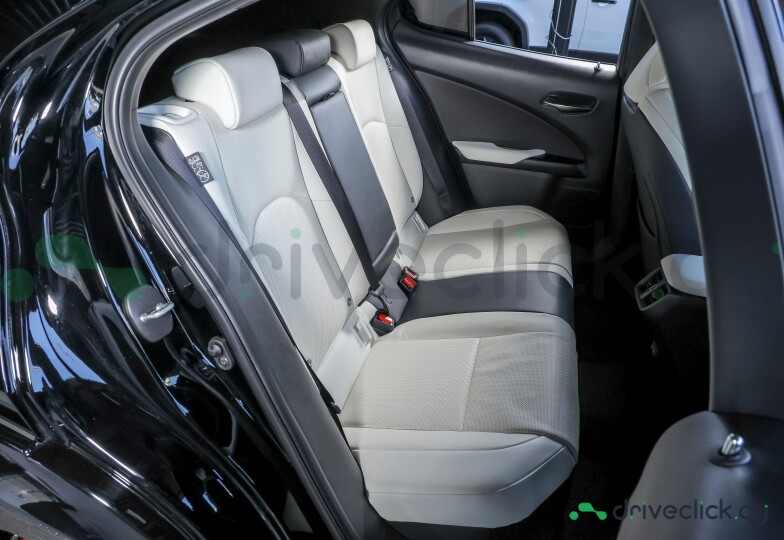 Lexus UX Black