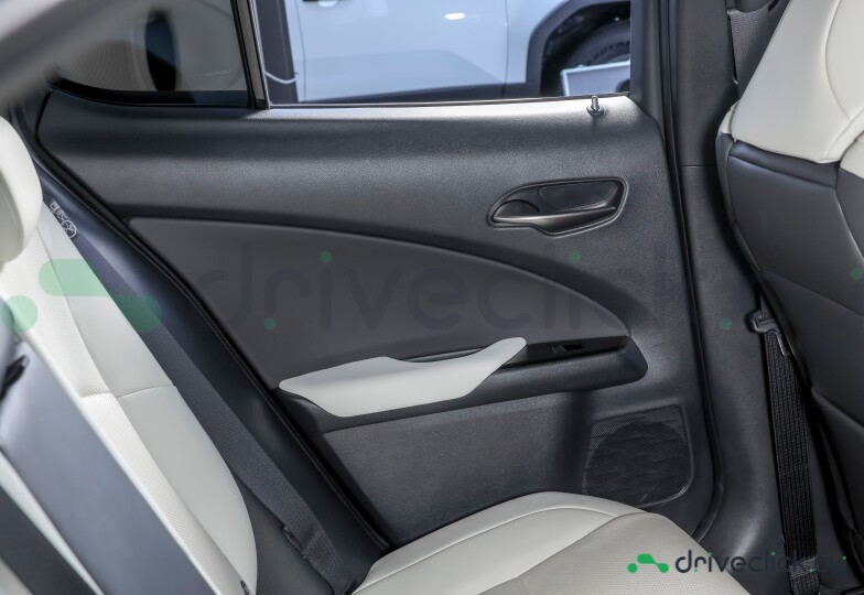 Lexus UX Black