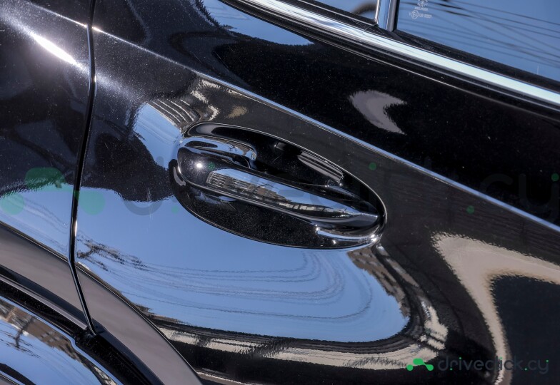 Lexus UX Black