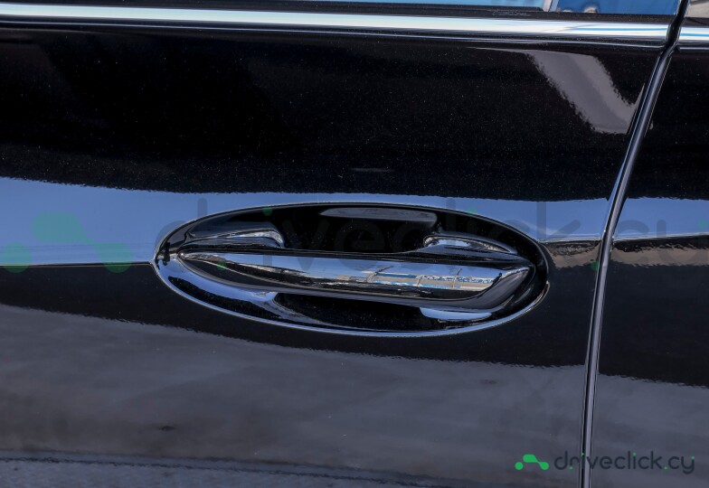 Lexus UX Black