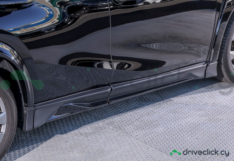 Lexus UX Black