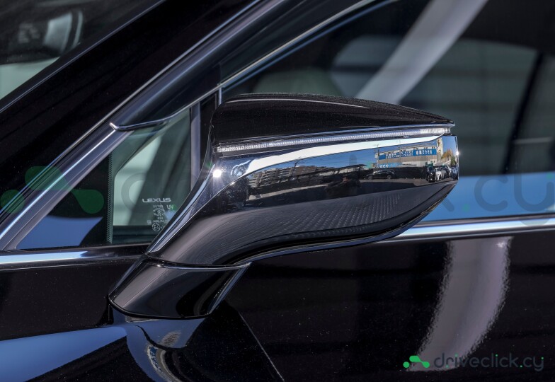 Lexus UX Black