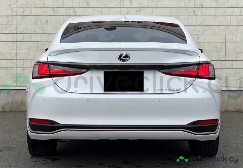 Lexus ES White
