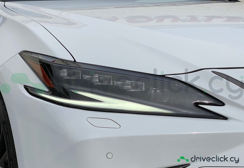 Lexus ES White