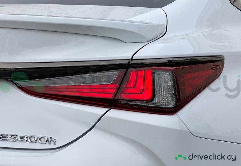 Lexus ES White