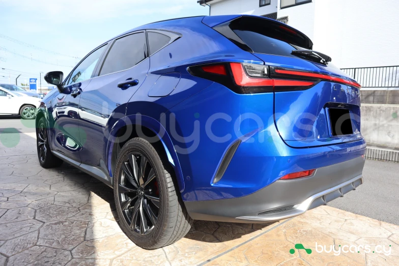 Lexus NX Синий