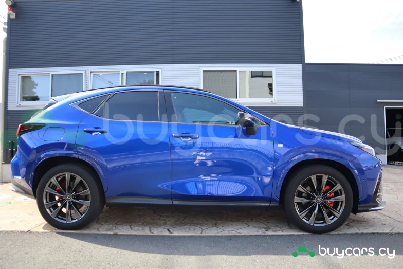 Lexus NX Синий