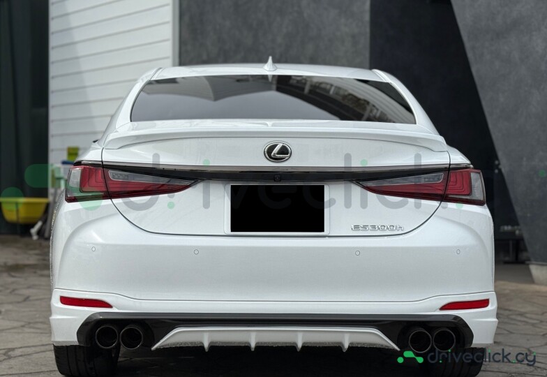 Lexus ES White
