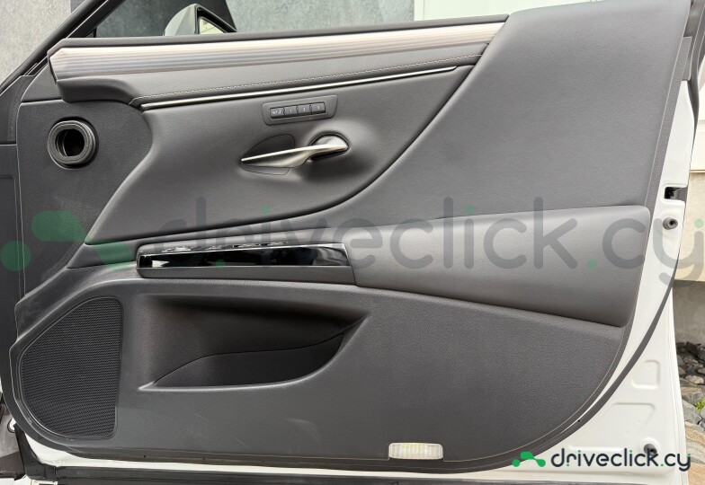 Lexus ES White