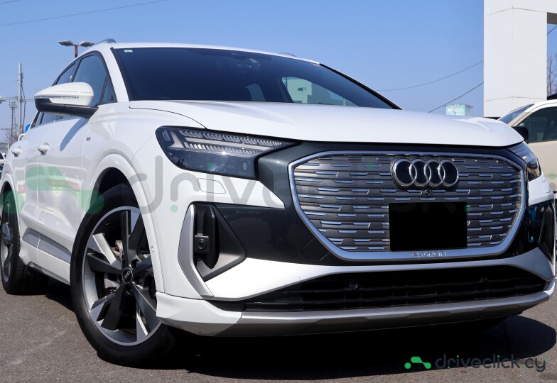 Audi Q4 e-tron White
