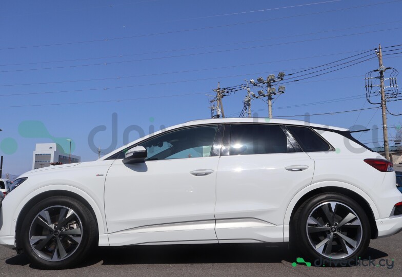 Audi Q4 e-tron White