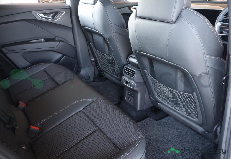 Audi Q4 e-tron White